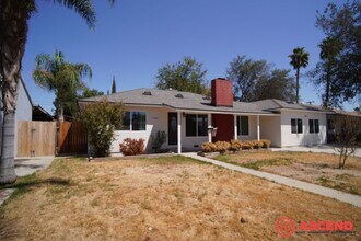 Building Photo - 3720 Apache Ave
