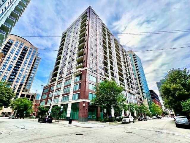 Primary Photo - 451 W Huron St
