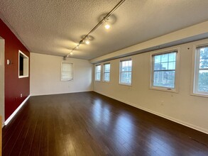 Building Photo - 8828 Sheppard Av E