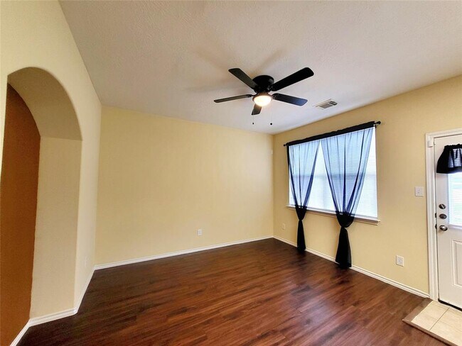 Foto del edificio - 17619 Bering Bridge Ln