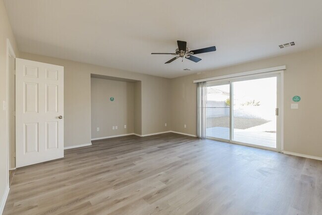 Foto del edificio - 8336 Feather Duster Ct