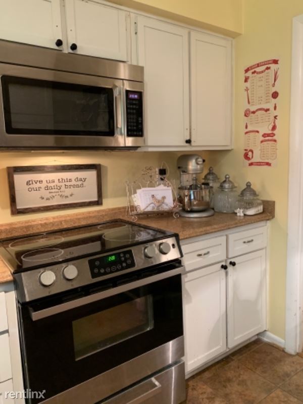 Building Photo - 5 br, 3 bath House - 9941 Murnane St