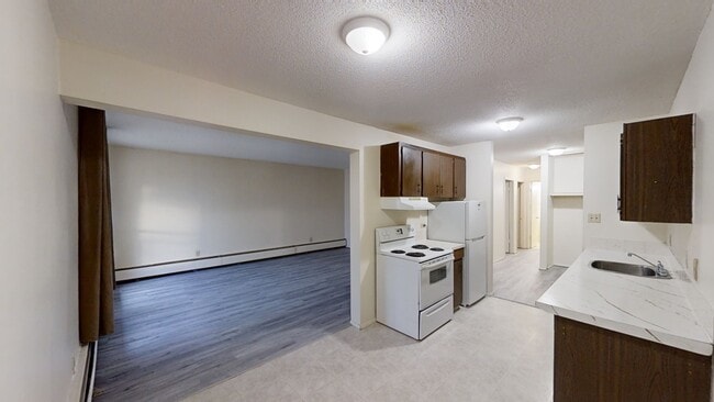 Building Photo - 10222-10105 105 Ave