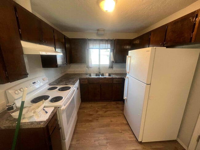 Building Photo - 618 Berkshire St