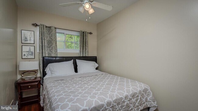 Foto del edificio - 10626 Ashby Pl