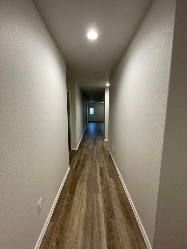 Building Photo - *Pre-leasing* Four Bedroom | Two Bath Home...