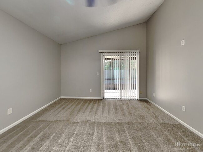 Building Photo - 2600 Malibu Cir