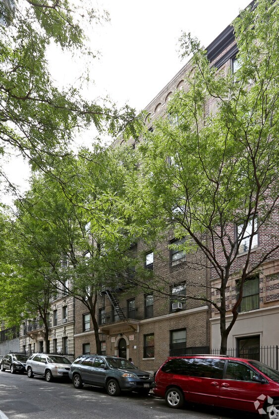 Building Photo - 556 W 141st St