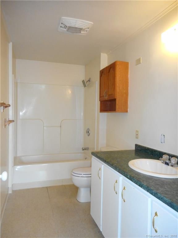 Building Photo - 831 Migeon Ave