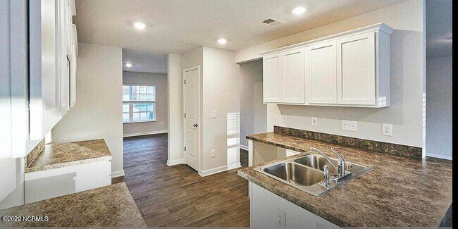 Building Photo - 1225 Riverstone Dr
