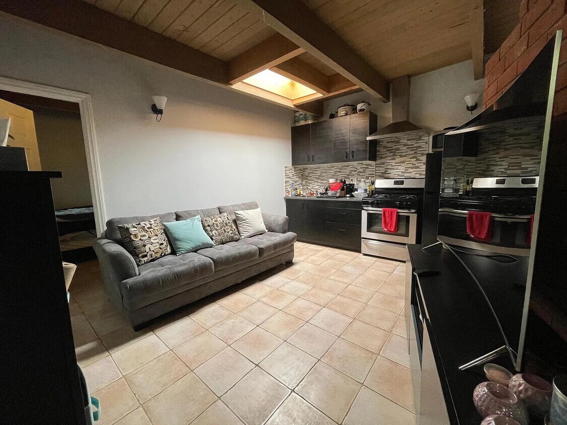 Primary Photo - 4256 Ensenada Dr