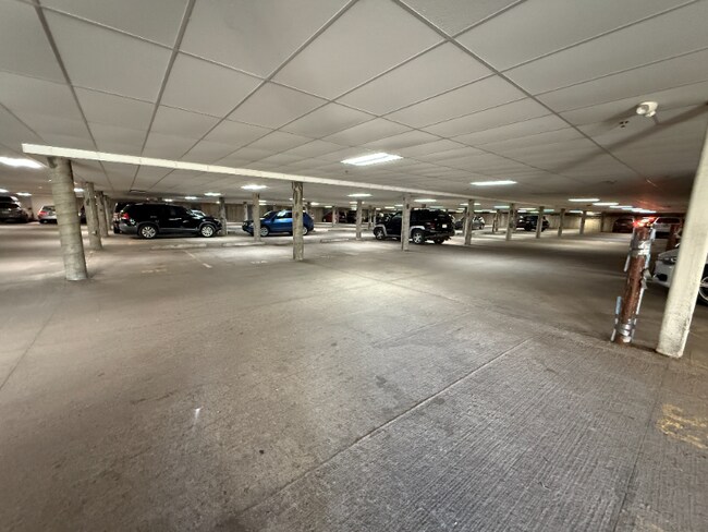 Foto del edificio - 2800 Aurora Ave