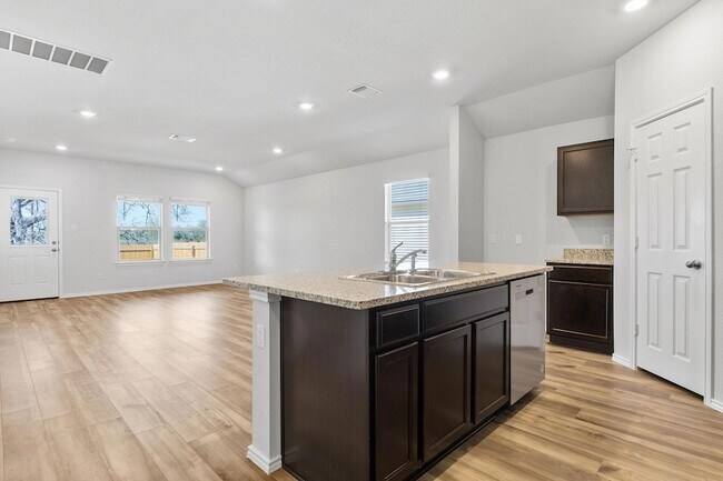 Foto del edificio - 504 Wyatt Wy