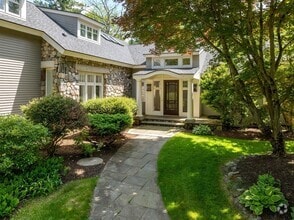 Building Photo - 423 Concord Rd