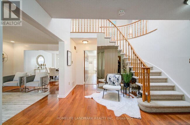 Photo du bâtiment - 129 Fincham Ave