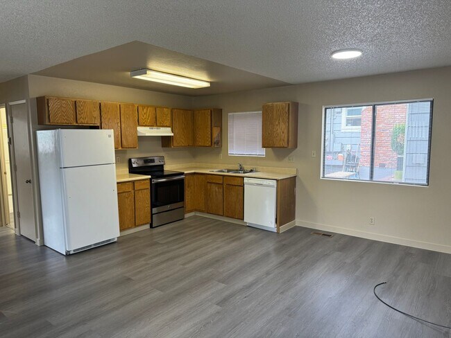 Building Photo - Caliente 4-plex