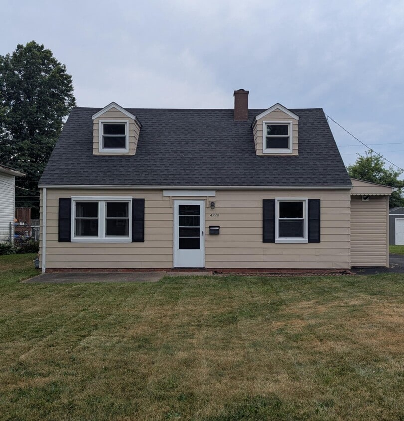 Primary Photo - 4770 Forest Rd