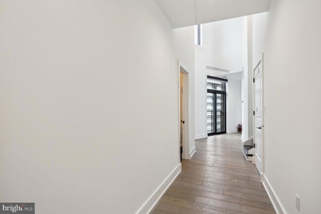 Building Photo - 1402 H St NE