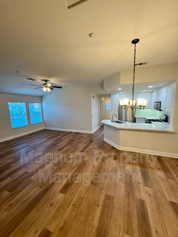 Building Photo - 41685 Woodridge Ave