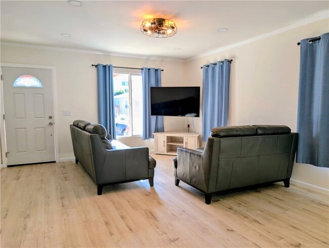 Building Photo - 1041 2nd St