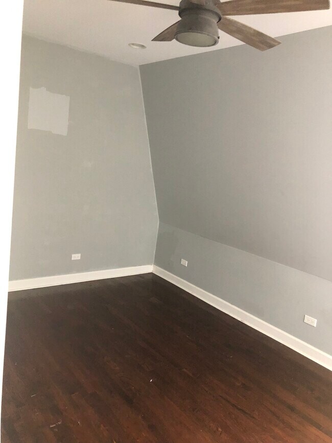 Bedroom - 4156 W School St