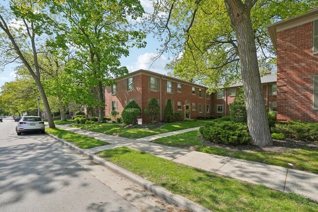 Building Photo - Henry Clay Court Apartments