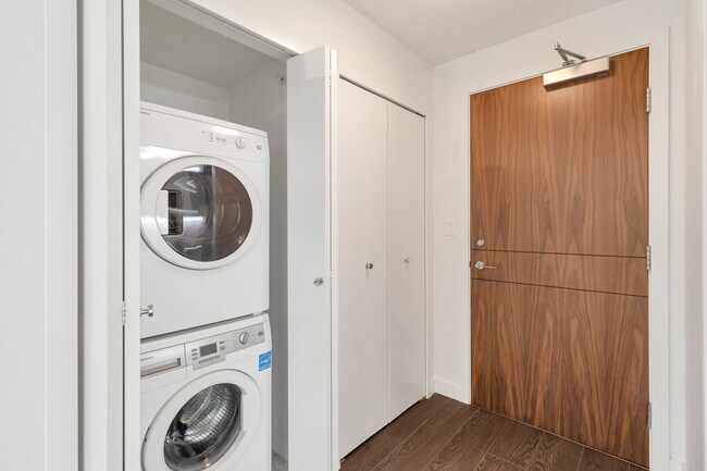 Photo du bâtiment - 509-13696 100 Avenue