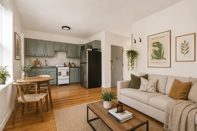 Building Photo - 41 E 41st St