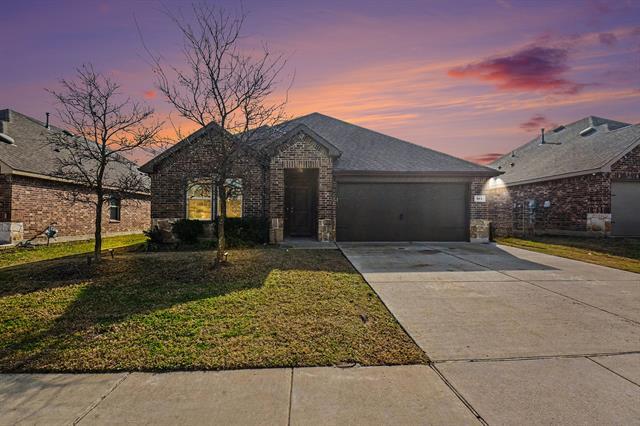 Building Photo - 611 Saddle Club Way