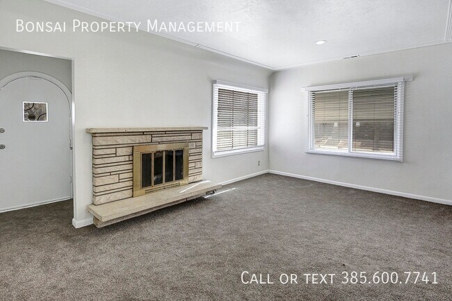 Photo - 1430 Denver St Apartment