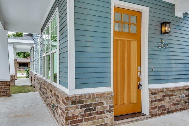 Foto del edificio - 645 N Tyler St