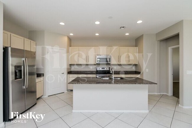 Foto del edificio - 9324 W Jones Ave