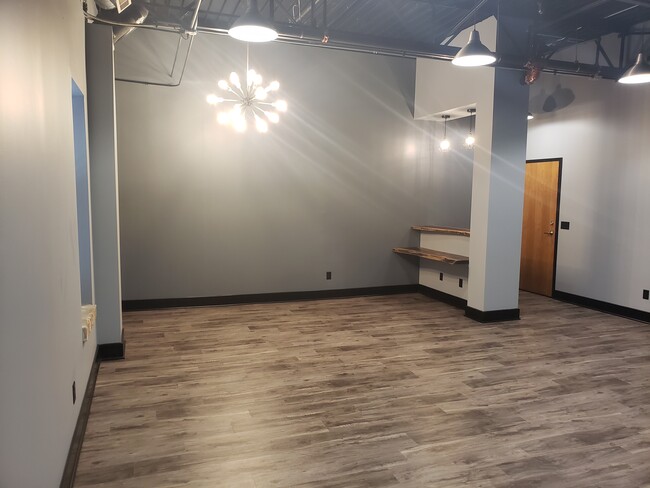 Building Photo - The Lofts at Washington Square