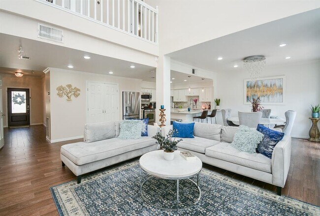 Building Photo - 5630 Fairdale Ln