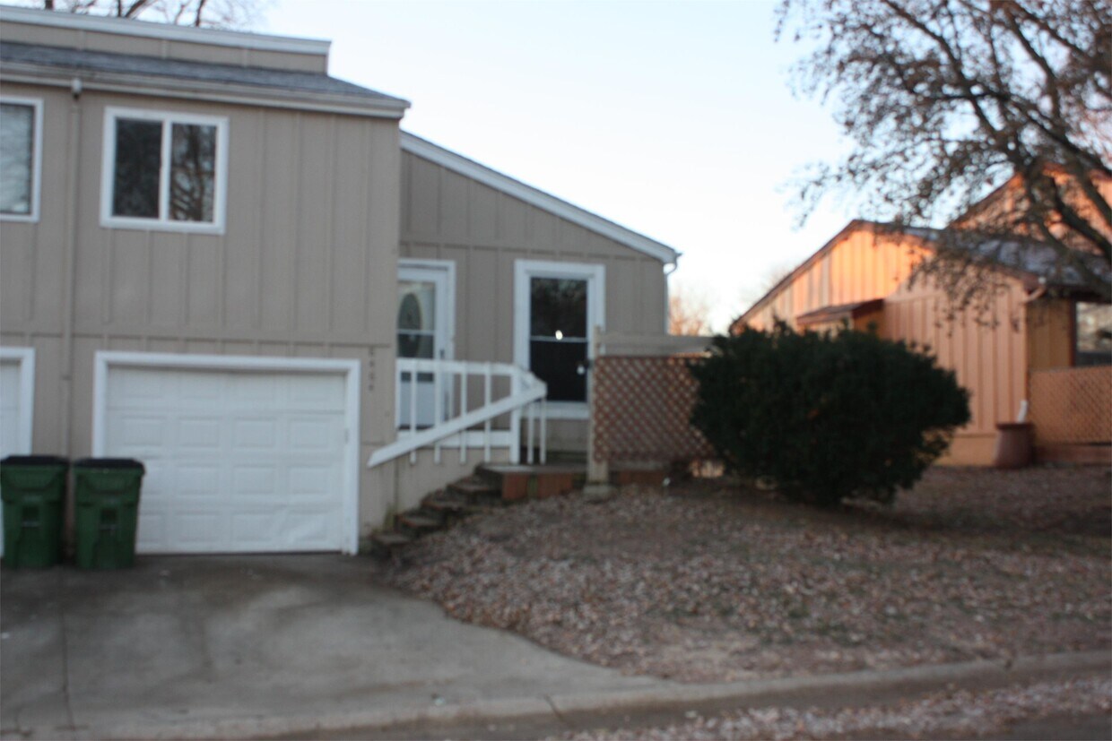 Foto principal - 8484 Lane Dr
