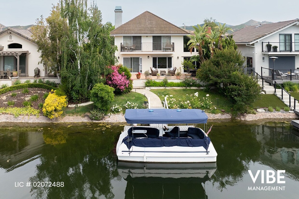 Primary Photo - Gorgeous GUARD GATED Westlake Island 3+3 h...