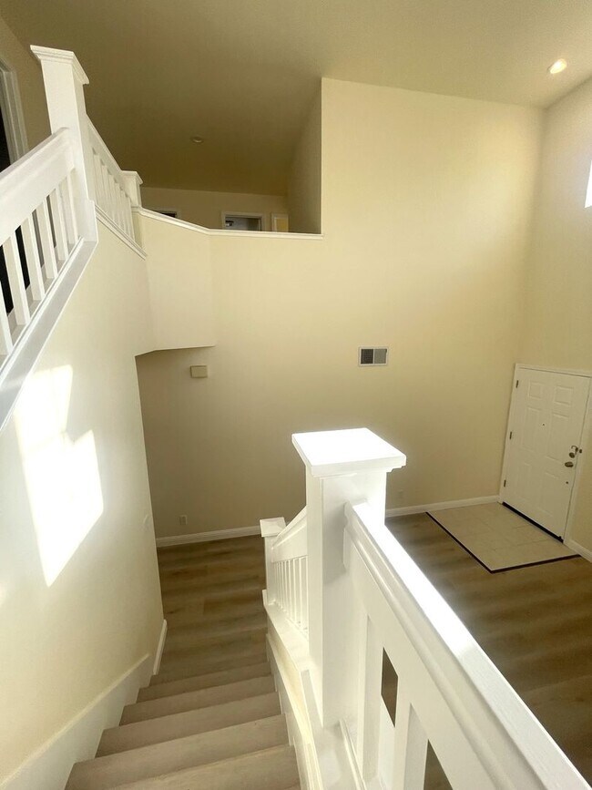 Building Photo - Great Location! 4 Bedroom 2.5 Bath Rental ...