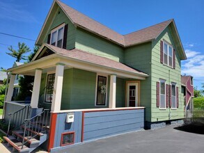 Building Photo - 306 N State St