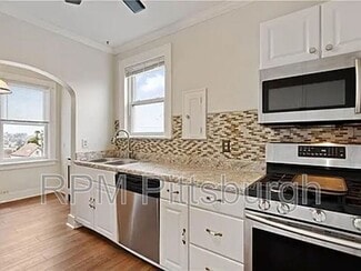 Building Photo - 239 The Blvd