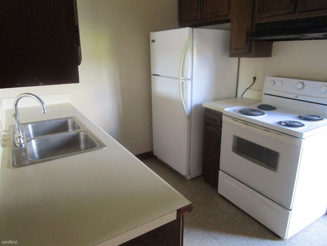 Building Photo - 2 br, 1 bath Townhome - 402 Loire Ave Apt B