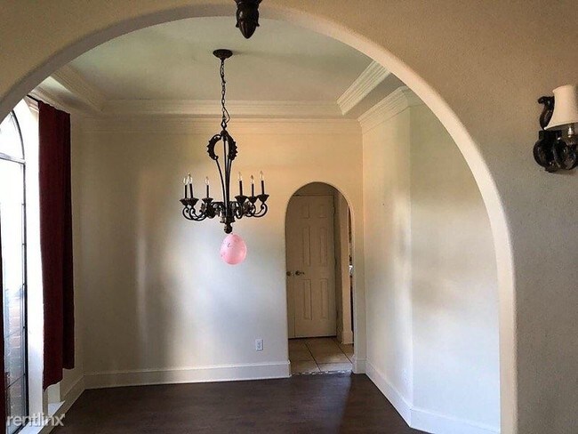 Foto del edificio - 207 N Fountain Gate Dr
