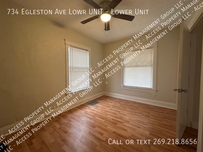 Building Photo - Remodeled duplex for rent in Kalamazoo!