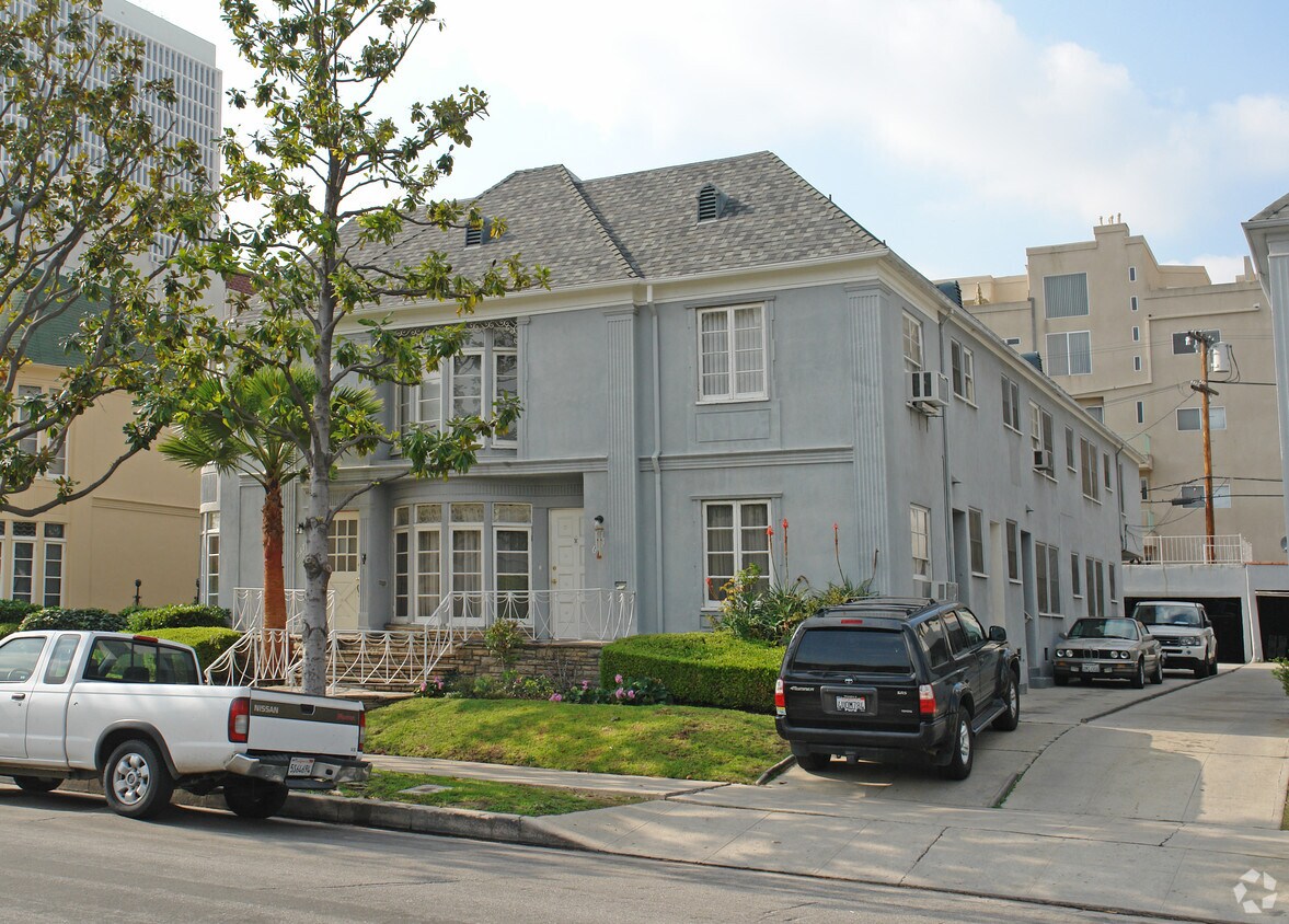 637 S Ridgeley Dr, Los Angeles, CA 90036 Apartments in Los Angeles