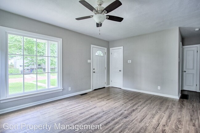 Building Photo - 2 br, 1 bath House - 303 Clay St.