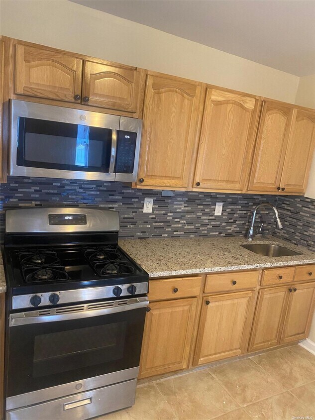 454 S 7th Ave Unit 2F, Mount Vernon, NY 10550 Room for Rent in Mount