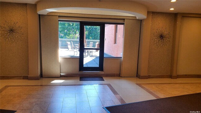 Foto del edificio - 83-40 Austin St