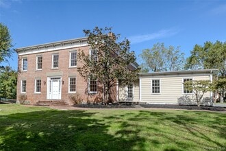 Building Photo - 246 Shore Rd