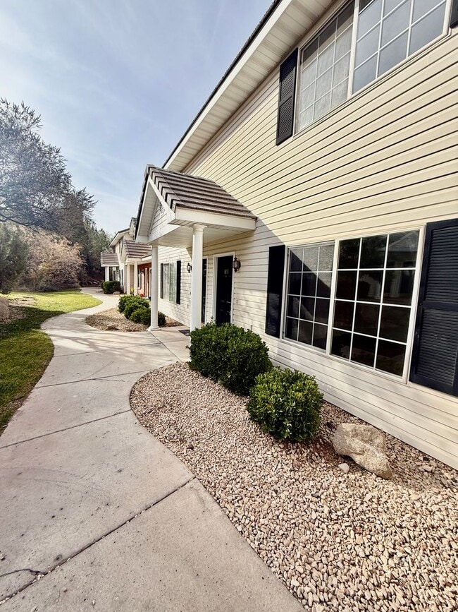 Building Photo - 1735 W 540 N