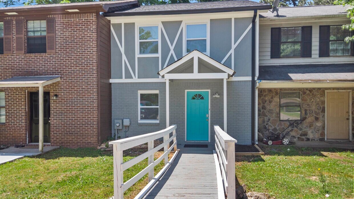 5758 Old Gordon Rd, Mableton, GA 30126 Townhome Rentals in Mableton