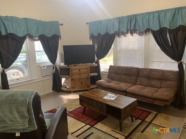 Foto del edificio - 5804 San Marcos Hwy